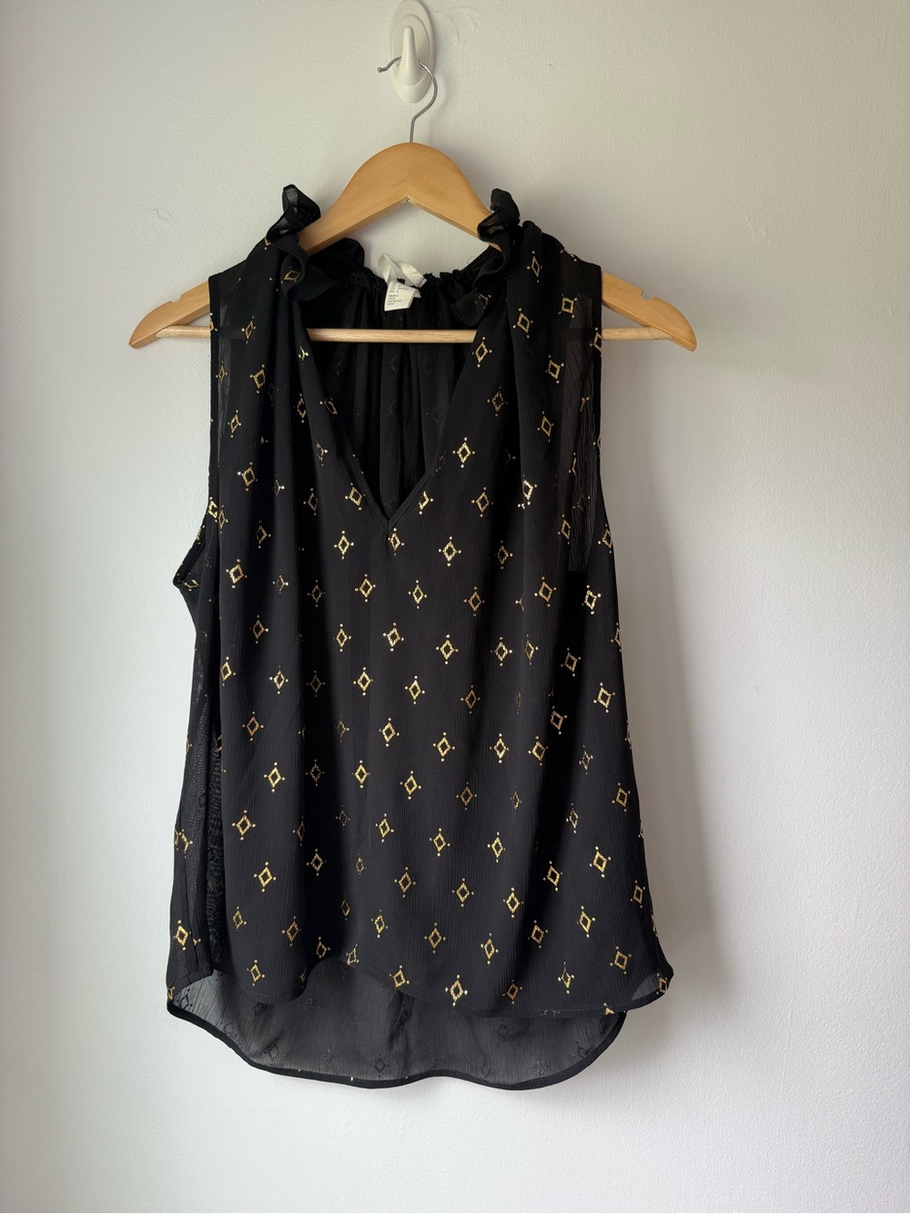 H&M Black Sleeveless Camisole with Gold Diamond Print